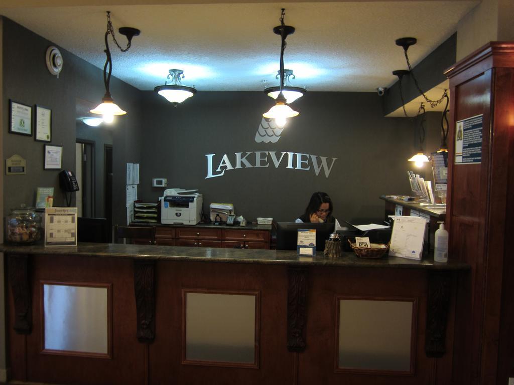 Lakeview Inns & Suites - Fort Nelson Exterior foto